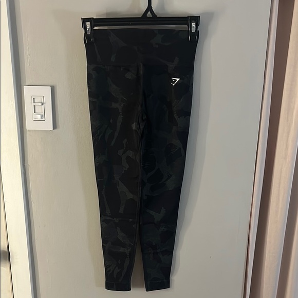 Gymshark Black Leggings Performance Fit nwot - Picture 1 of 3